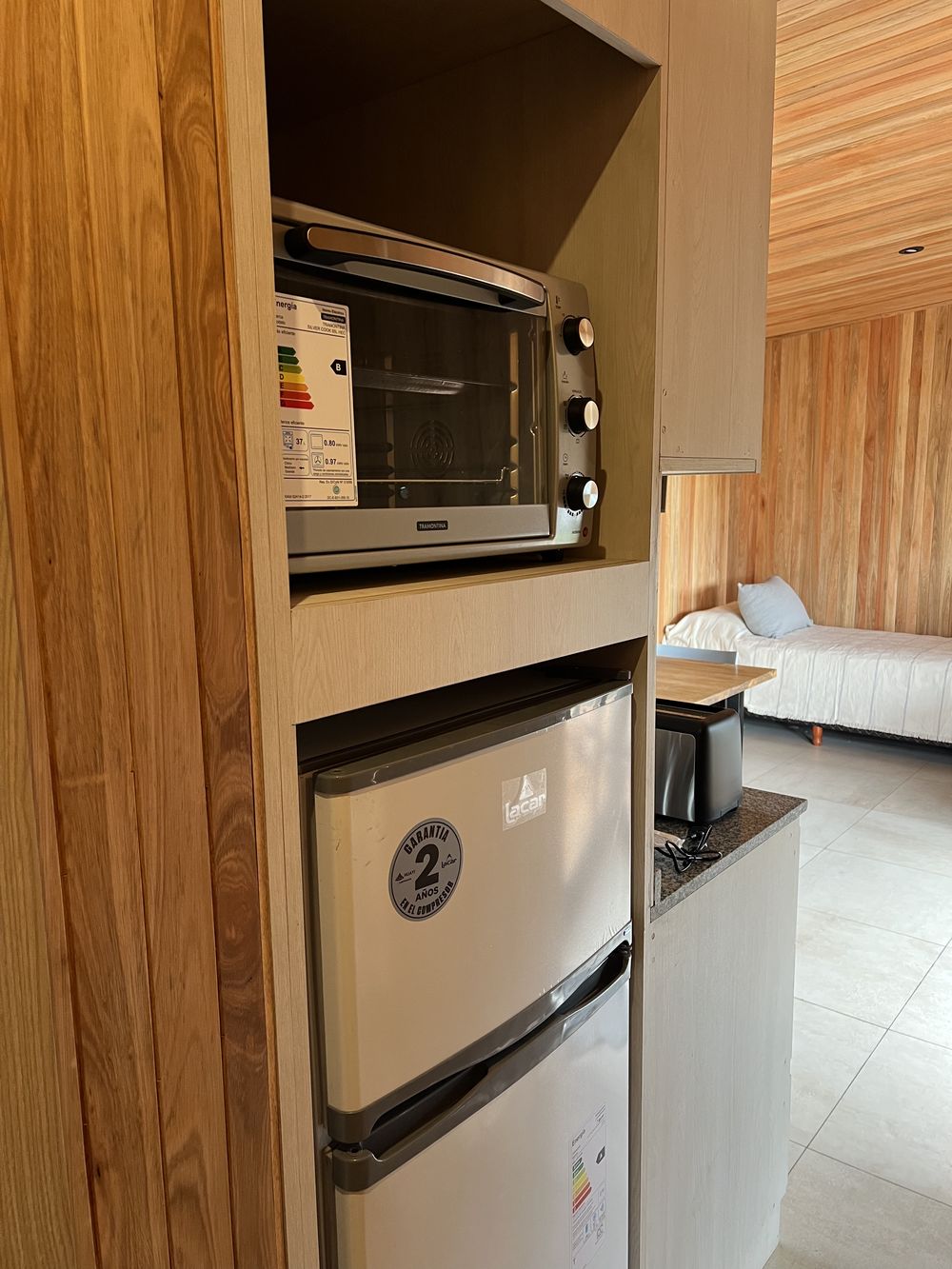 Heladera y horno eléctrico